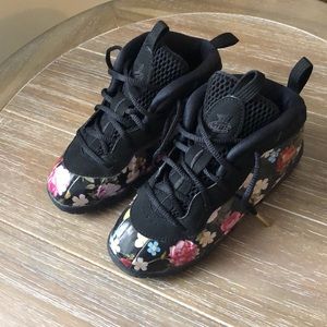 Girls flower foam sneakers !